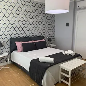 https://domus-gaudens-luxury-apartment.sicilyhotelsitaly.net