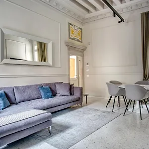 https://palazzo-bonvicini-10.hotelinveneto.com